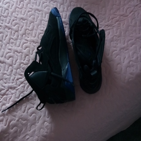 Shoes - Picture 4 of 4